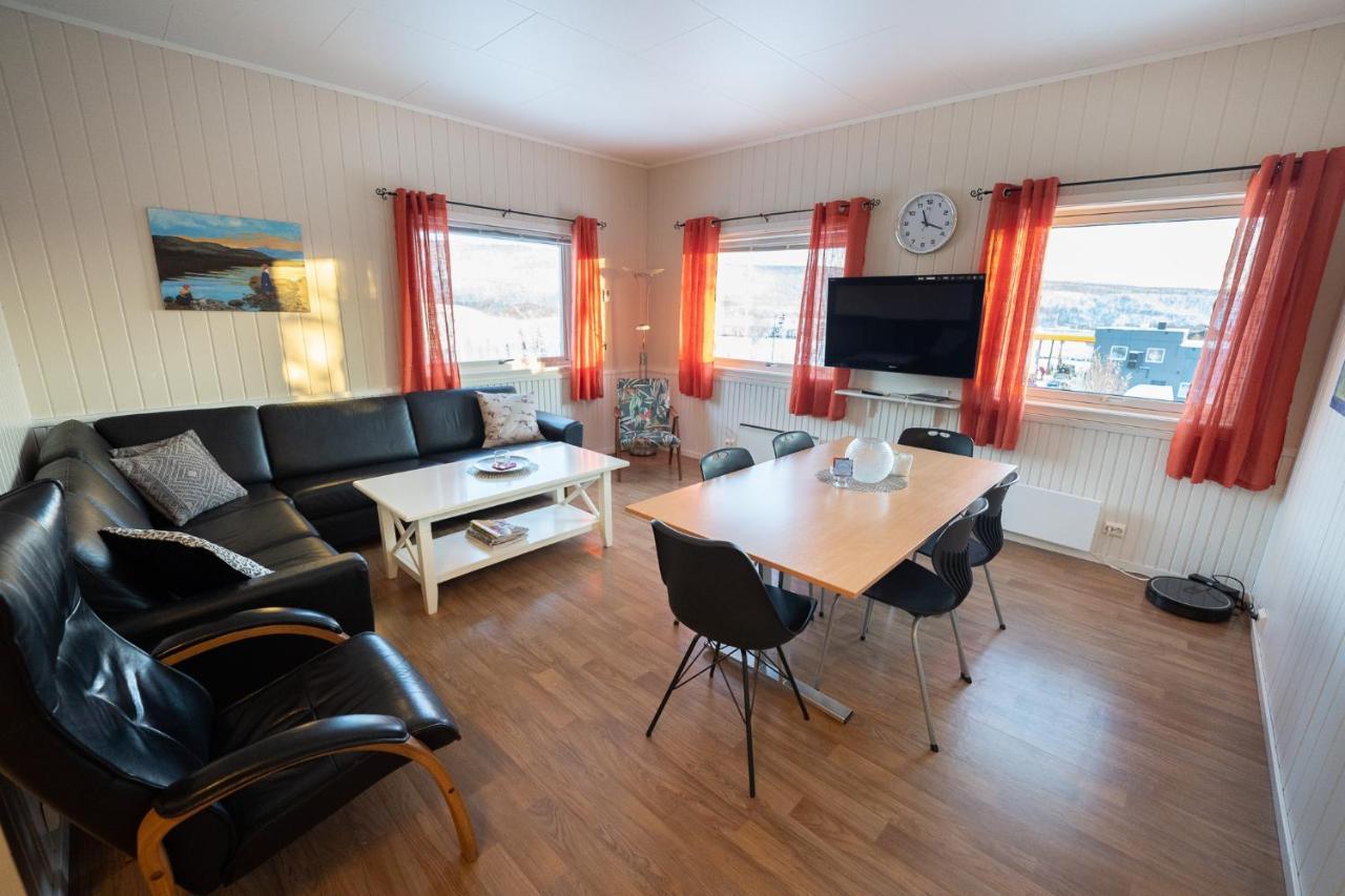 Mix Tana Spiseri Og Overnatting Motel Esterno foto